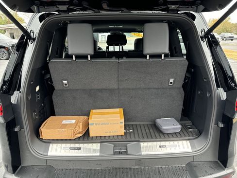 Used 2024 Lexus LX 600 F Sport image 45