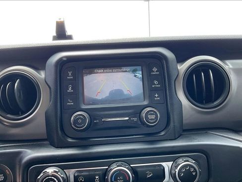 Used 2019 Jeep Wrangler Sport AWD/4WD image 28
