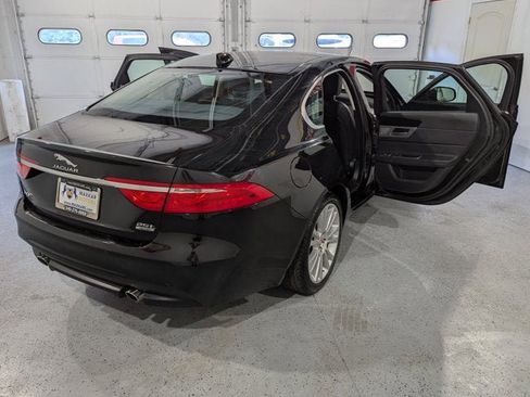 Used 2019 Jaguar XF Prestige image 15