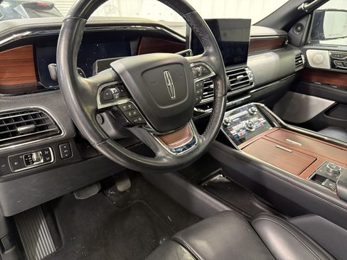 Used 2023 Lincoln Navigator Reserve RWD image 17
