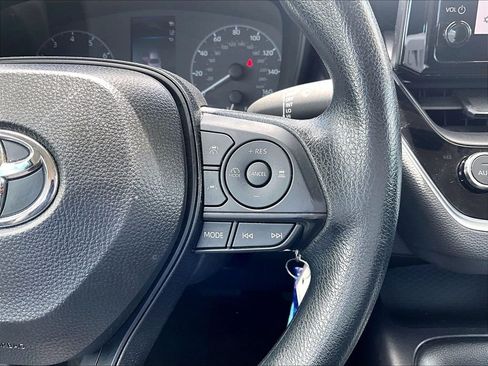 Used 2025 Toyota Corolla LE FWD image 24