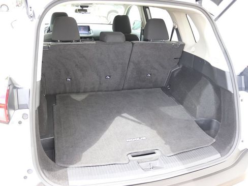 Used 2023 Nissan Rogue SV FWD image 18