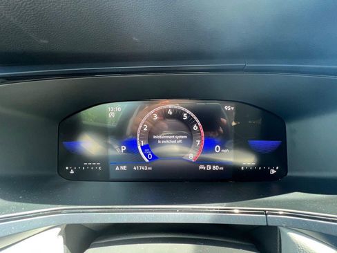 Certified 2024 Volkswagen Taos SE w/ Panoramic Sunroof Package FWD image 13