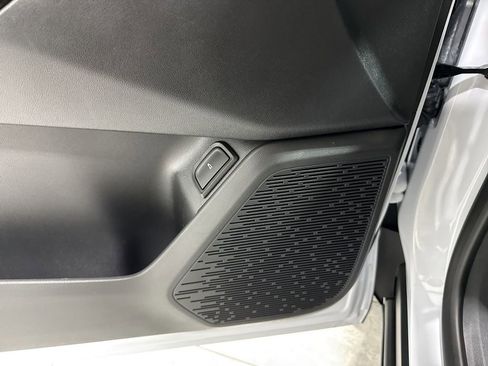 New 2026 Chevrolet Equinox ACTIV w/ Safety and Technology Package image 25