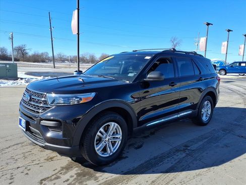 Used 2022 Ford Explorer XLT image 6