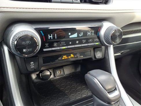 Used 2025 Toyota RAV4 XLE Premium image 18