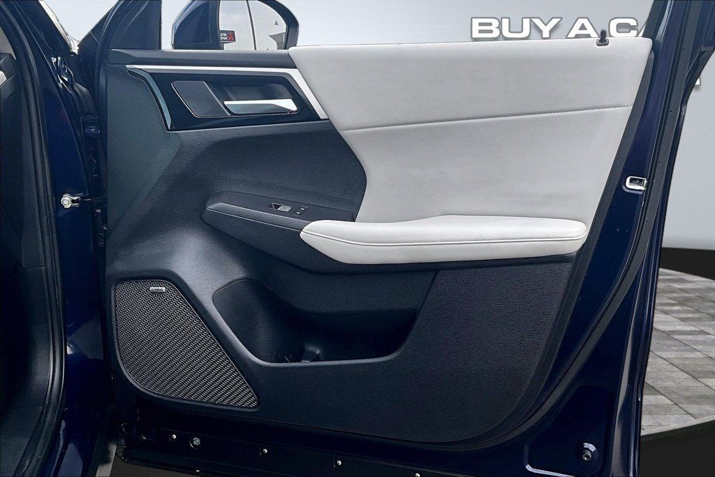 Used 2025 Mitsubishi Outlander SE AWD/4WD image 23