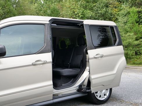 Used 2016 Ford Transit Connect XLT image 7