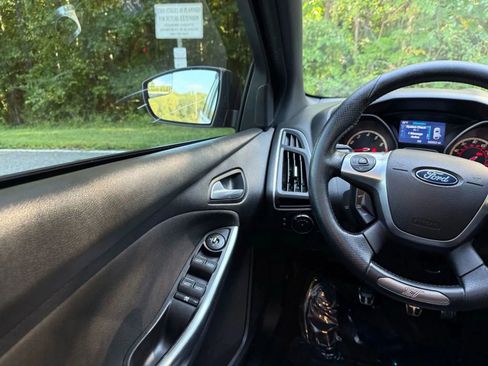 Used 2014 Ford Focus ST image 16