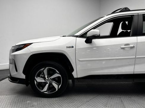 Used 2023 Toyota RAV4 SE w/ Weather & Moonroof Package AWD/4WD image 5