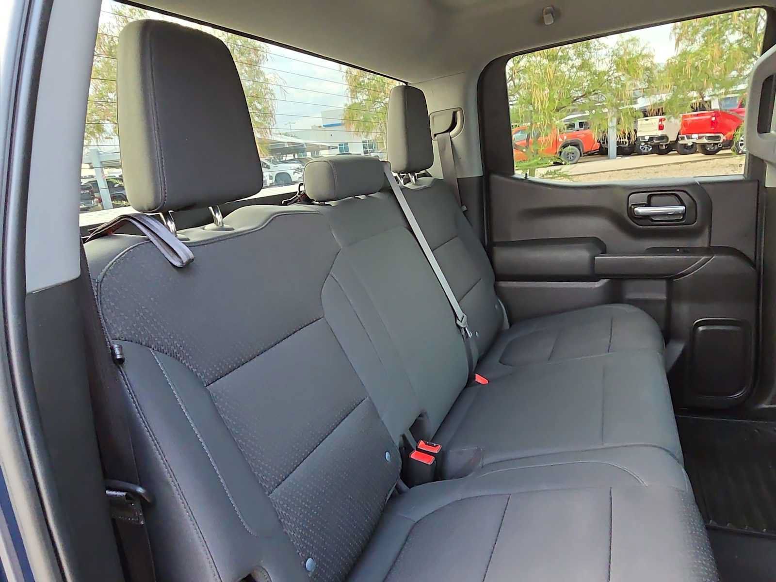 Used 2020 Chevrolet Silverado 1500 Custom w/ Custom Value Package RWD image 17
