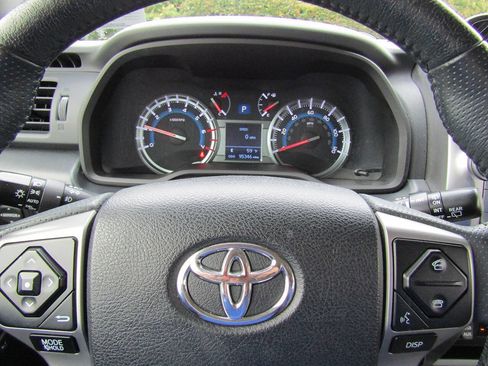 Used 2019 Toyota 4Runner Limited image 10