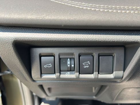 Used 2024 Subaru Outback Limited AWD/4WD image 12
