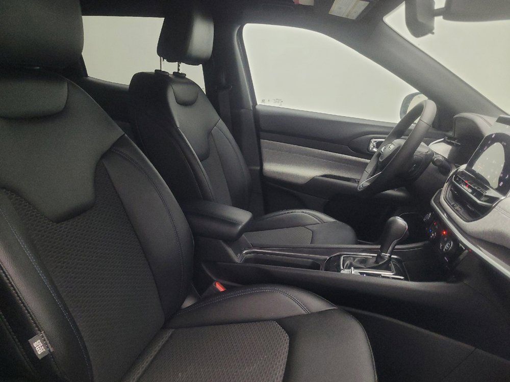 Used 2024 Jeep Compass Latitude AWD/4WD image 21