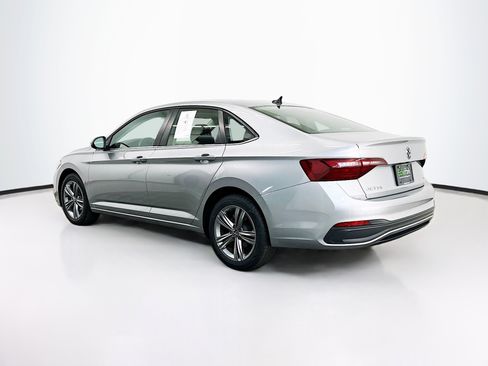 Used 2024 Volkswagen Jetta SE FWD image 5