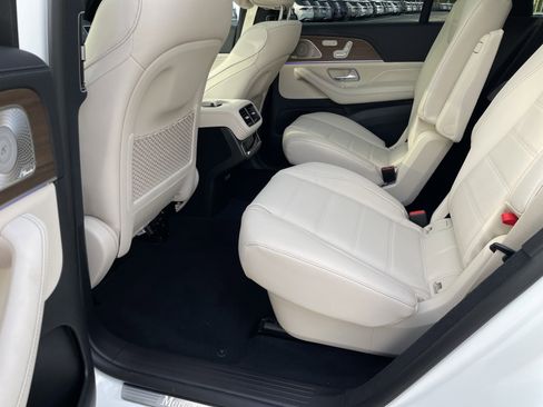 New 2026 Mercedes-Benz GLS 580 4MATIC image 37
