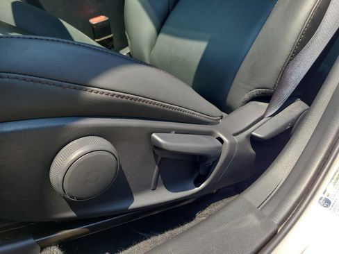 Used 2024 MAZDA MAZDA3 s FWD image 21