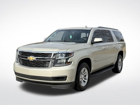 Used 2016 Chevrolet Suburban LT image 4