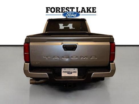Certified 2024 Toyota Tacoma SR5 AWD/4WD image 6