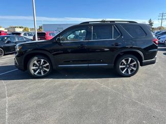 New 2025 Honda Pilot Touring video 2