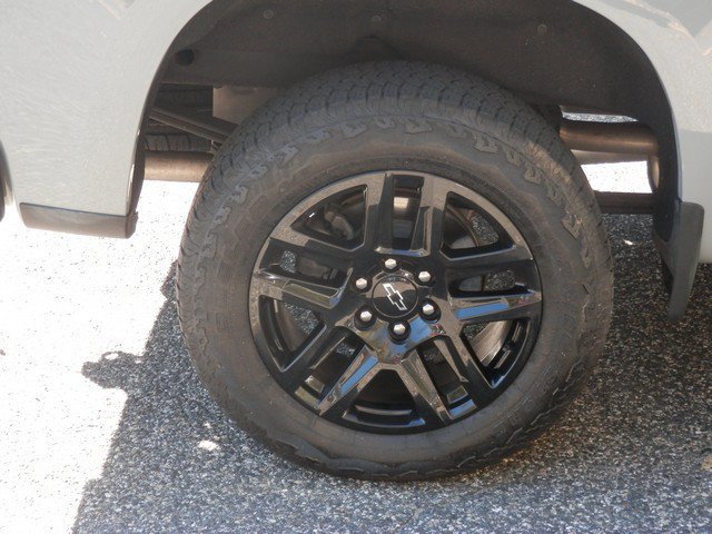 Used 2024 Chevrolet Silverado 1500 LT Trail Boss w/ Convenience Package II AWD/4WD image 11