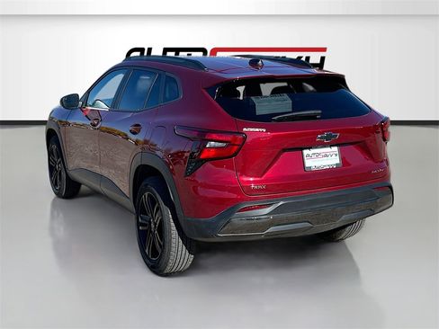 Used 2024 Chevrolet Trax ACTIV w/ Driver Confidence Package image 5