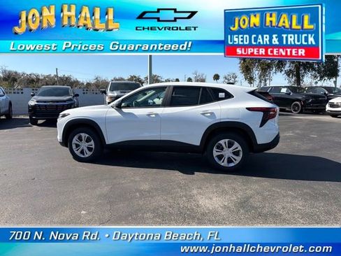 Used 2026 Chevrolet Trax LS image 6