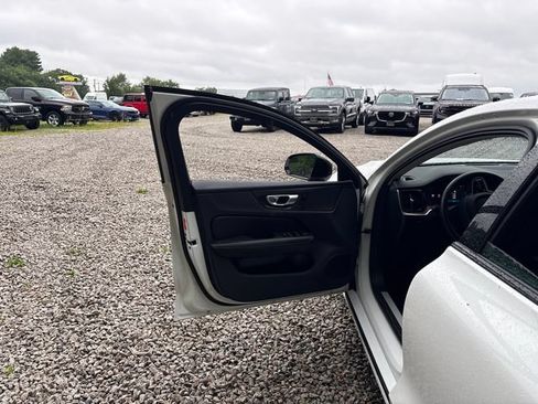 Used 2024 Volvo S60 B5 Plus AWD/4WD image 21