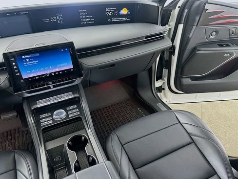 Used 2024 Lincoln Nautilus Premier w/ Equipment Group 102A AWD/4WD image 19