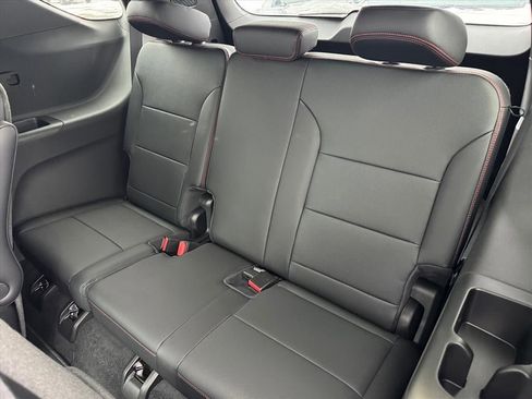 New 2026 Chevrolet Traverse RS image 7