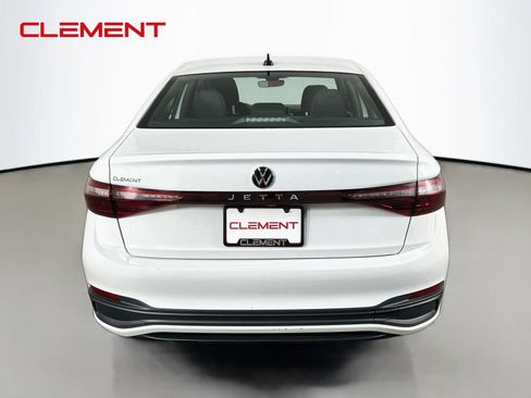 Used 2025 Volkswagen Jetta Sport FWD image 8