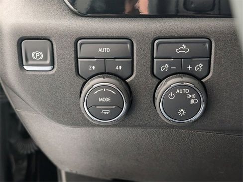 Used 2025 Chevrolet Silverado 1500 LT image 15