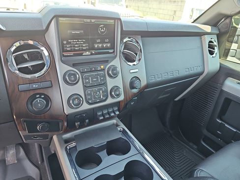 Used 2015 Ford F250 Lariat w/ Chrome Package image 20