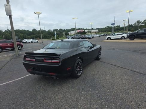Used 2022 Dodge Challenger R/T Scat Pack RWD image 3