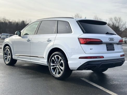 Used 2025 Audi Q7 2.0T Premium w/ Convenience Plus Package image 4