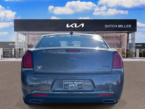 Used 2023 Chrysler 300 S image 6