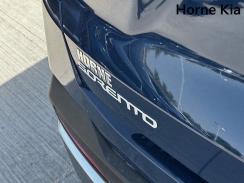 New 2025 Kia Sorento S image 19