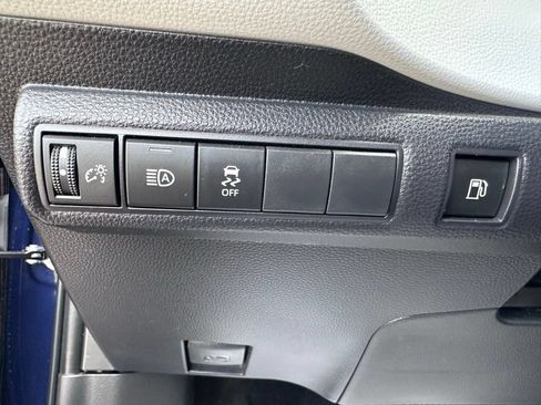 Used 2024 Toyota Corolla SE w/ SE Package FWD image 13