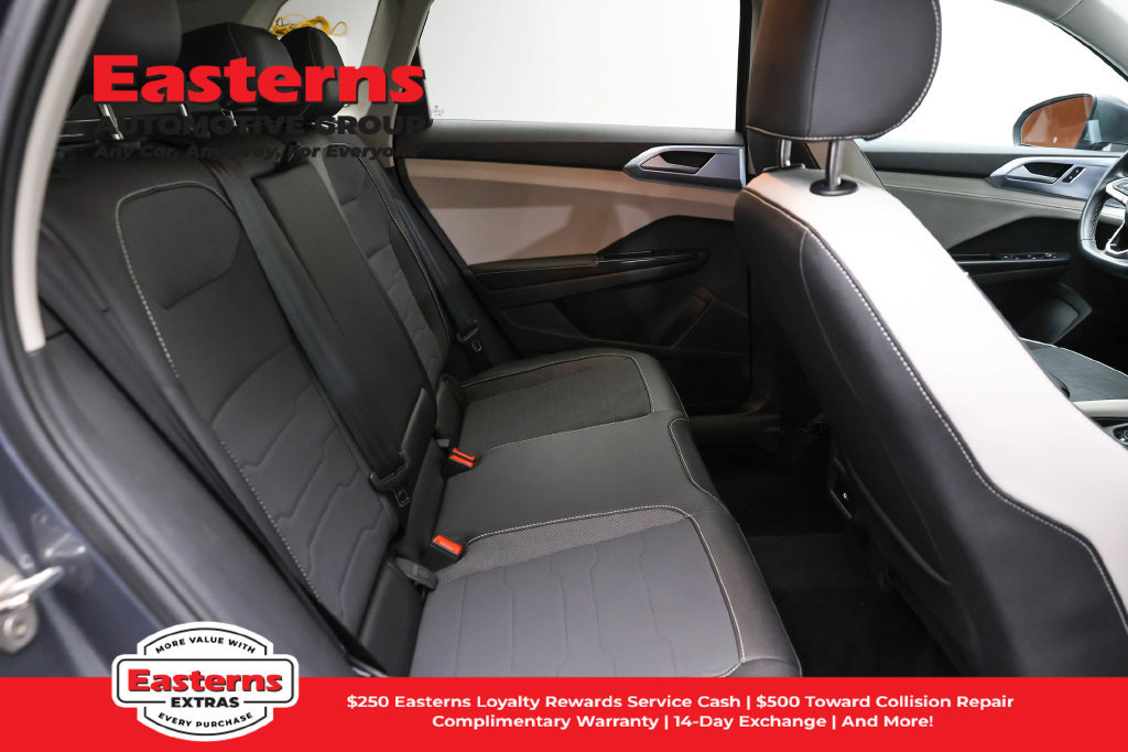 Used 2025 Volkswagen Taos SE AWD/4WD image 23