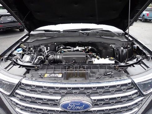 Certified 2023 Ford Explorer XLT w/ Equipment Group 202A image 14