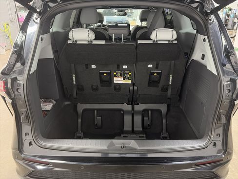 Used 2023 Toyota Sienna XSE w/ XSE Plus Package image 31