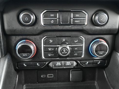 Used 2021 Chevrolet Tahoe LT image 28