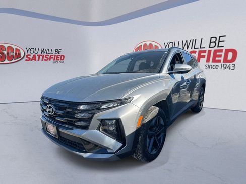 Certified 2025 Hyundai Tucson SEL AWD/4WD image 6