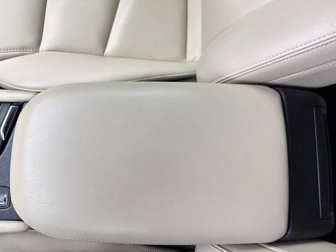 Used 2019 Cadillac XT5 FWD image 30