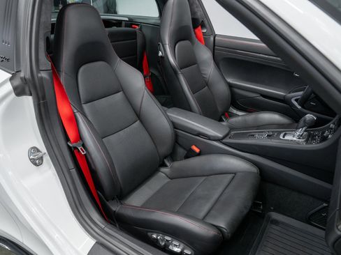 Used 2019 Porsche 911 Targa 4S AWD/4WD image 23