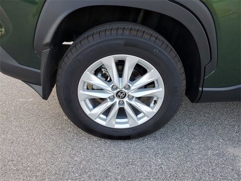 Used 2025 Toyota Corolla Cross LE image 5