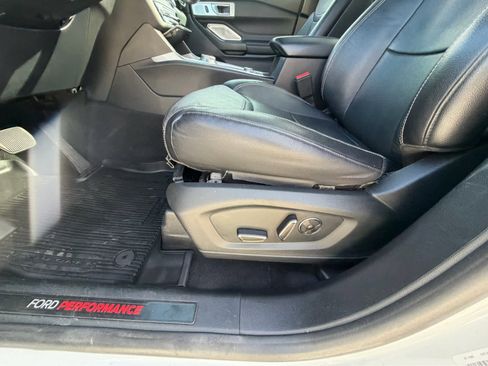 Used 2020 Ford Explorer ST w/ ST Street Pack image 19