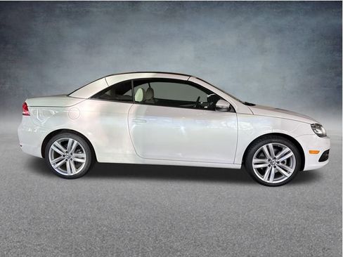 Used 2014 Volkswagen Eos Executive image 9