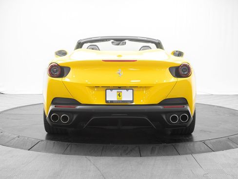 Used 2019 Ferrari Portofino RWD image 4