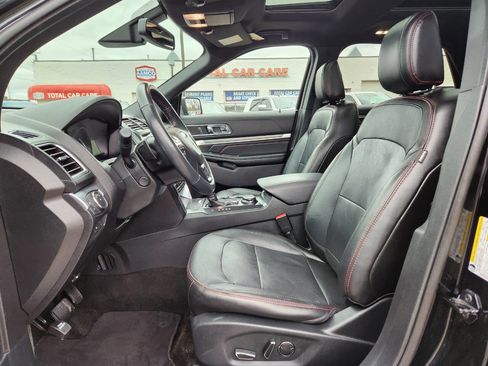 Used 2018 Ford Explorer Sport w/ Equipment Group 401A image 12